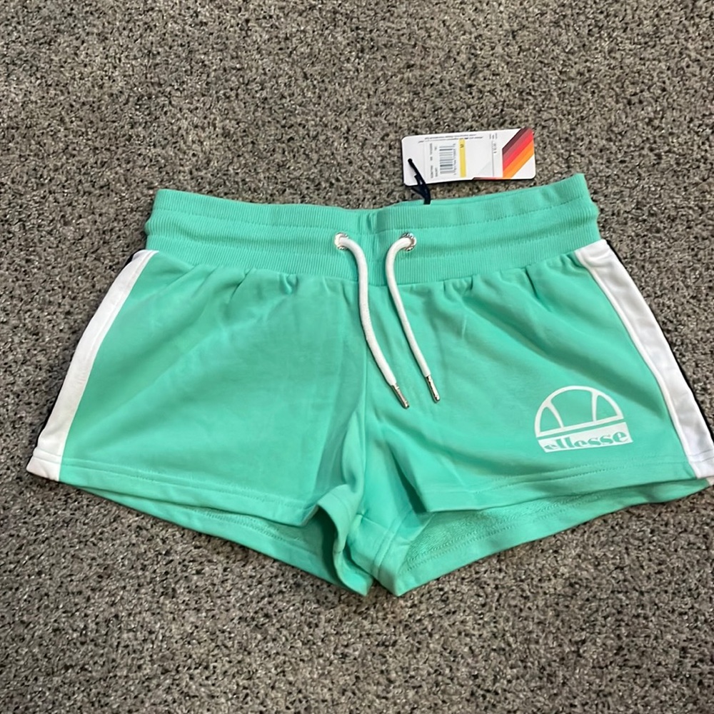 NWT Ellesse women’s medium shorts
